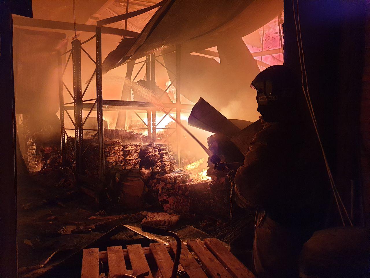Происшествия, Томские новости, пожар загорелся сгорели пострадали сводка происшествий пожары в Томской области В Томске загорелся цех по переработке мяса