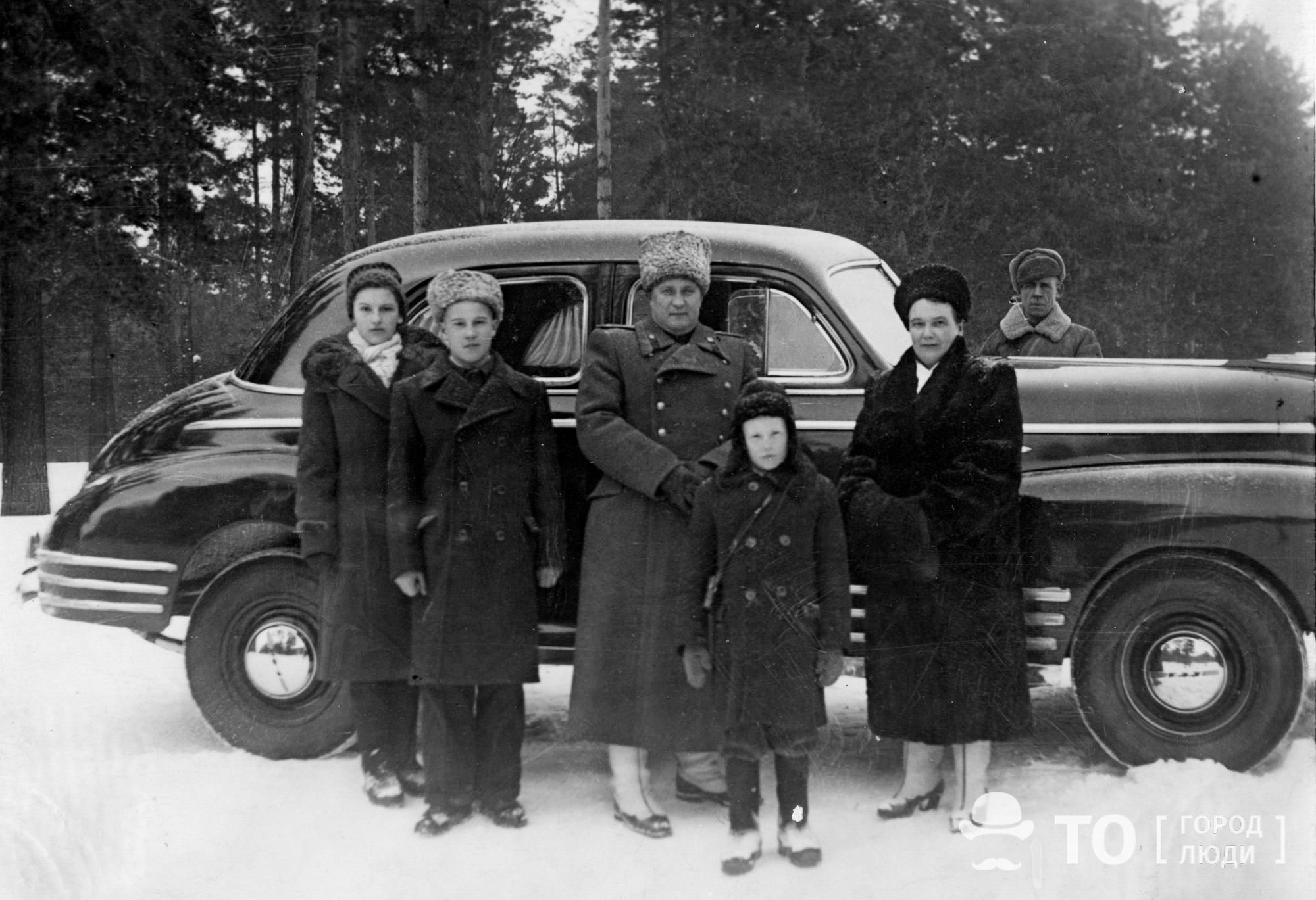 Дом на площади.Главный конструктор «Чайки» Владимир Носаков о томском  детстве 1950-х, городских зарисовках и страсти к автомобилям - Интервью -  Томский Обзор – новости в Томске сегодня