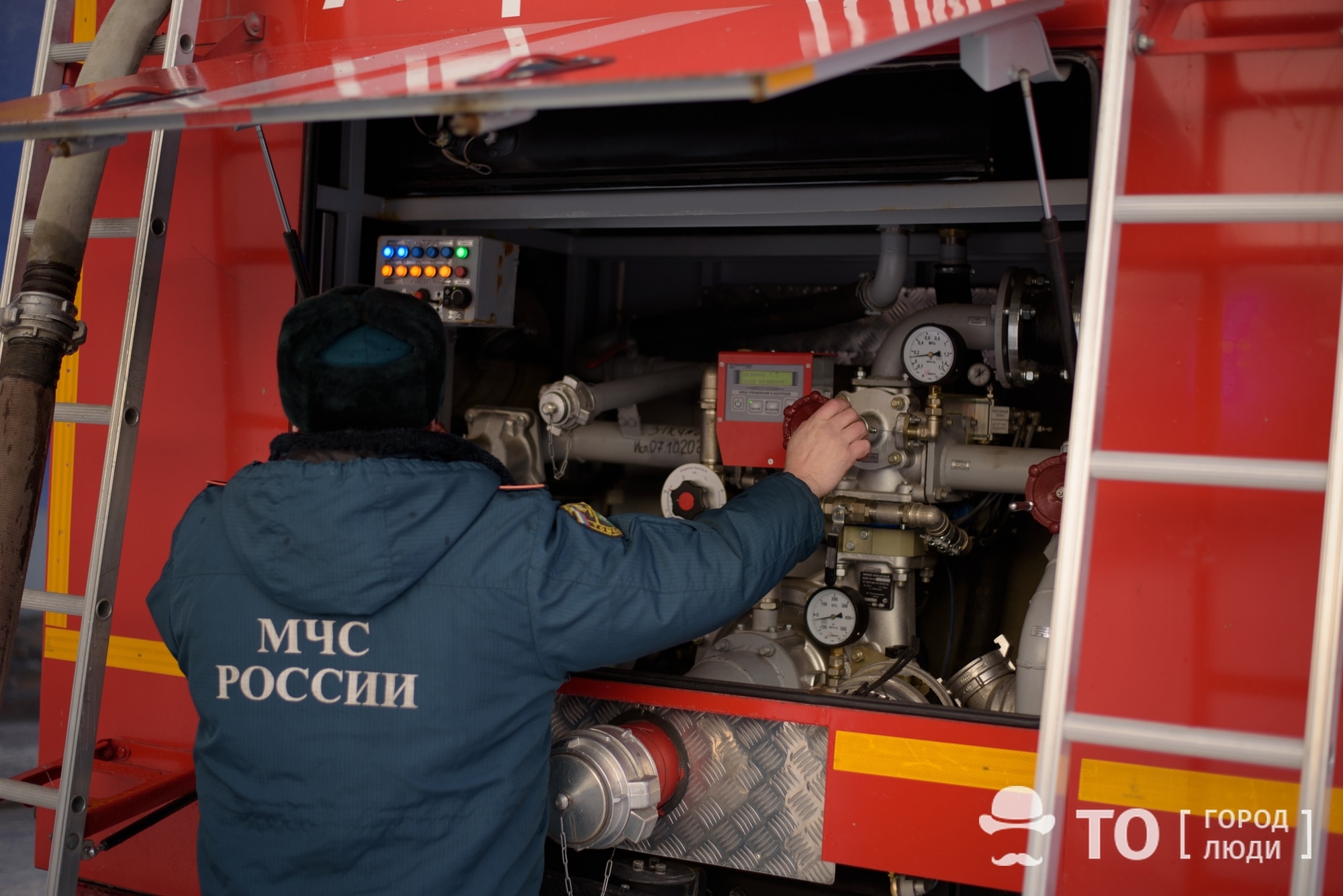 Происшествия, Томские новости, пожар горит огонь сводка происшествий жесть Томска Томские пожарные спасли двоих из горящего здания