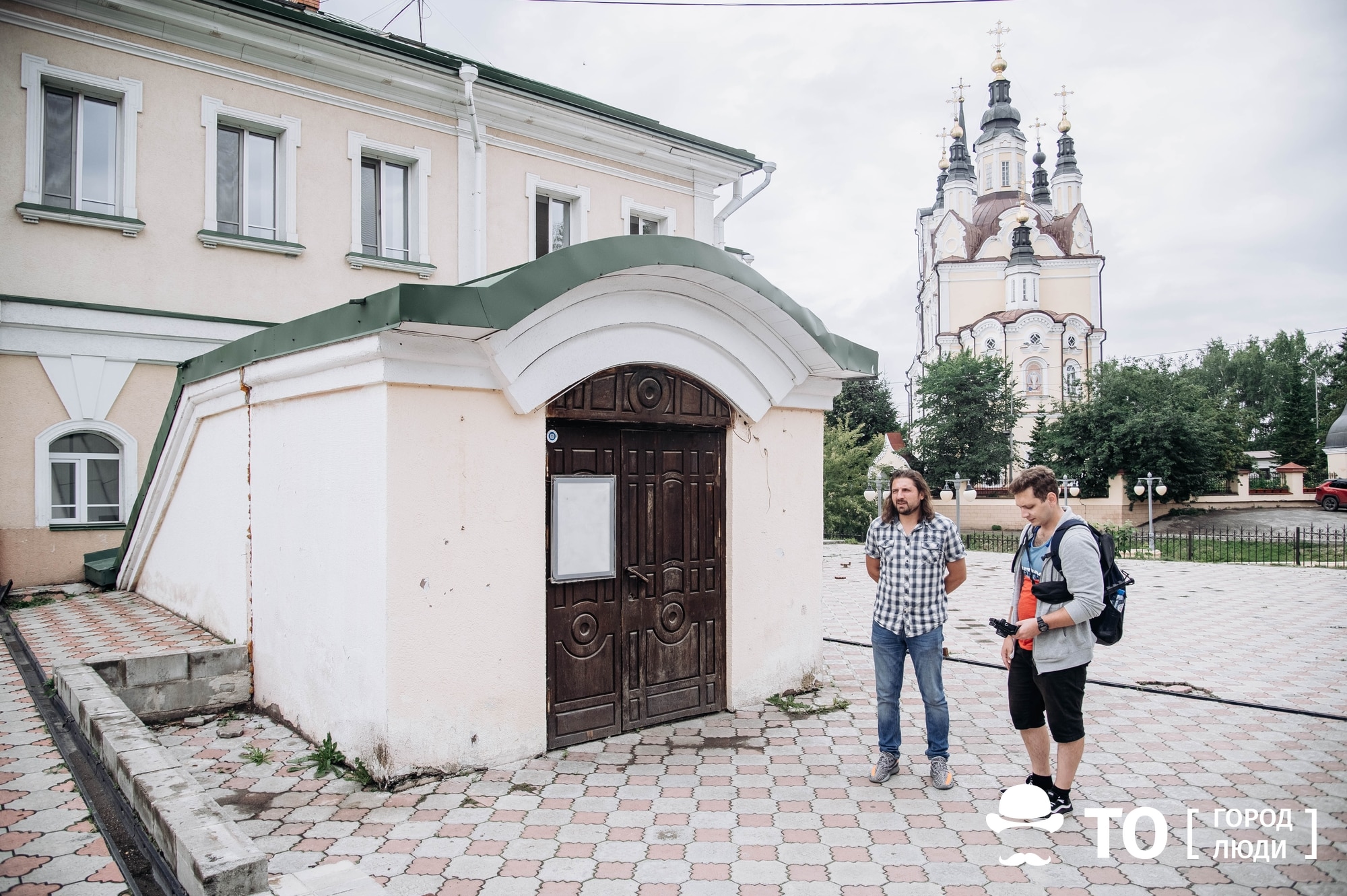 Памятник, надгробная плита и воздушный шар. Как создатель «Бубуки» решился  реанимировать старую усадьбу в центре Томска - Город - Томский Обзор –  новости в Томске сегодня