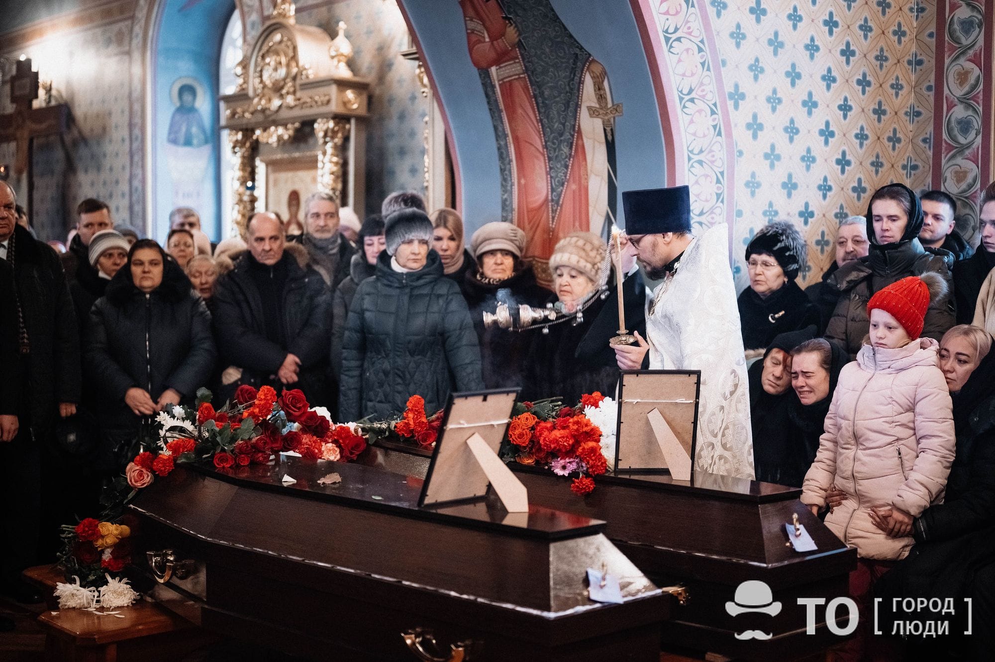 Простились с погибшими в крокус. Прощание. Прощание фото. Прощание с погибшими детьми в Донецке 2014 года.