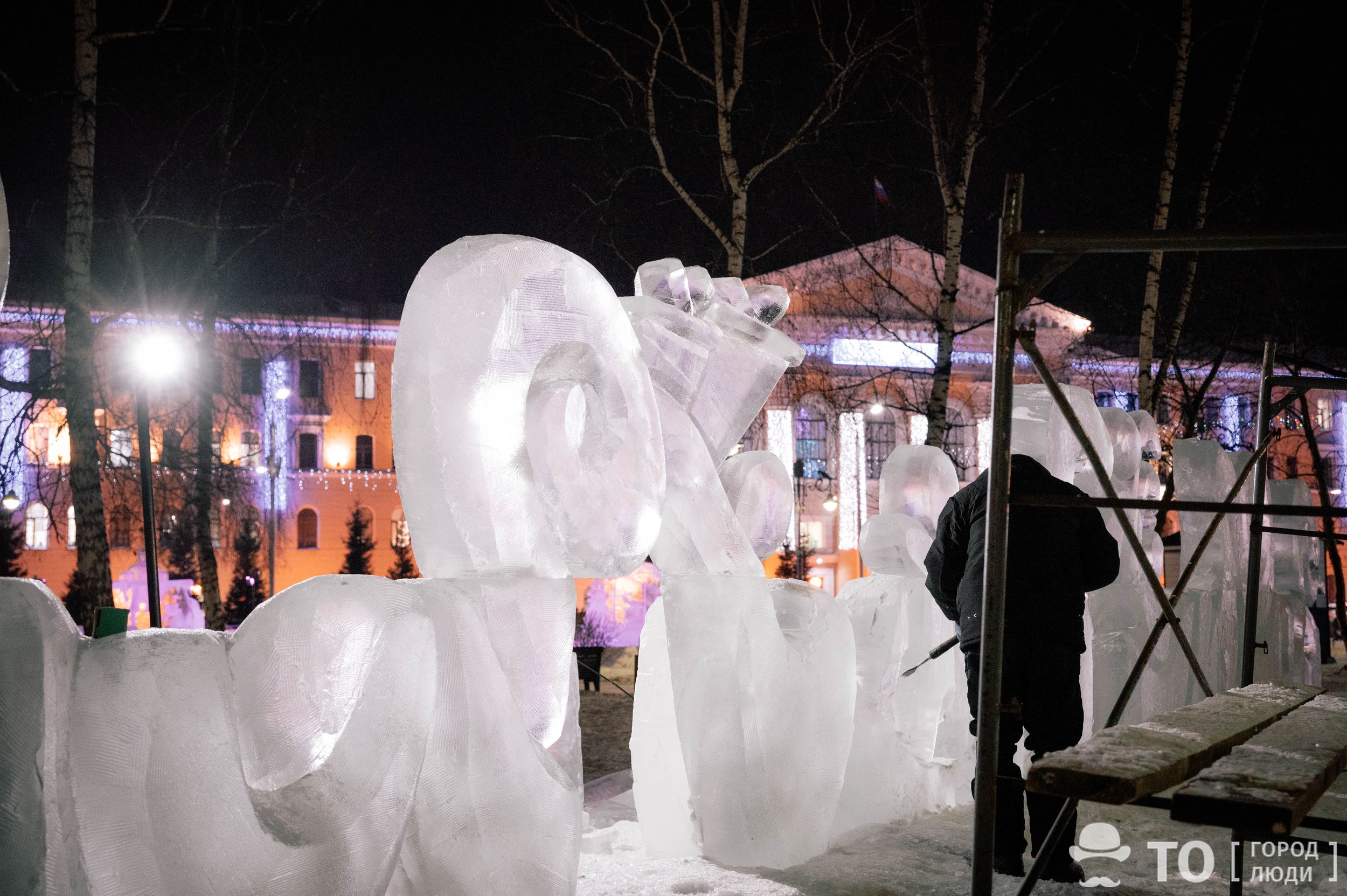 Город, Креативный город, Новый год ❄, Томские новости, томск новости интересное куда сходить что посмотреть новый год новособорная площадь фото 20-метровая ледовая змея появилась в центре Томска