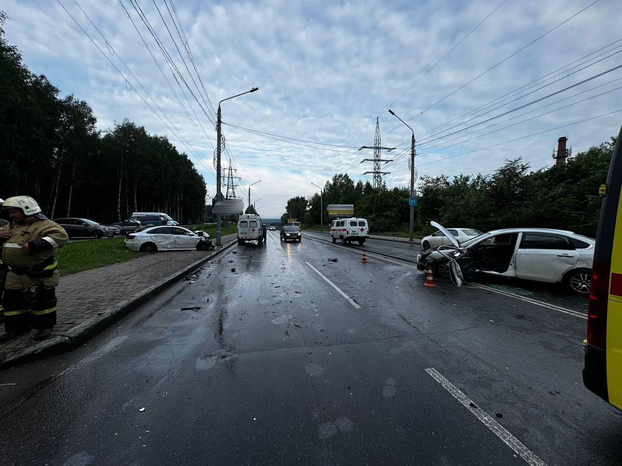 Город, Томские новости, авария ДТП врезались пострадали жесть Томска интересные новости дорожная обстановка Nissan и «Лада» столкнулись на пр. Ленина в Томске