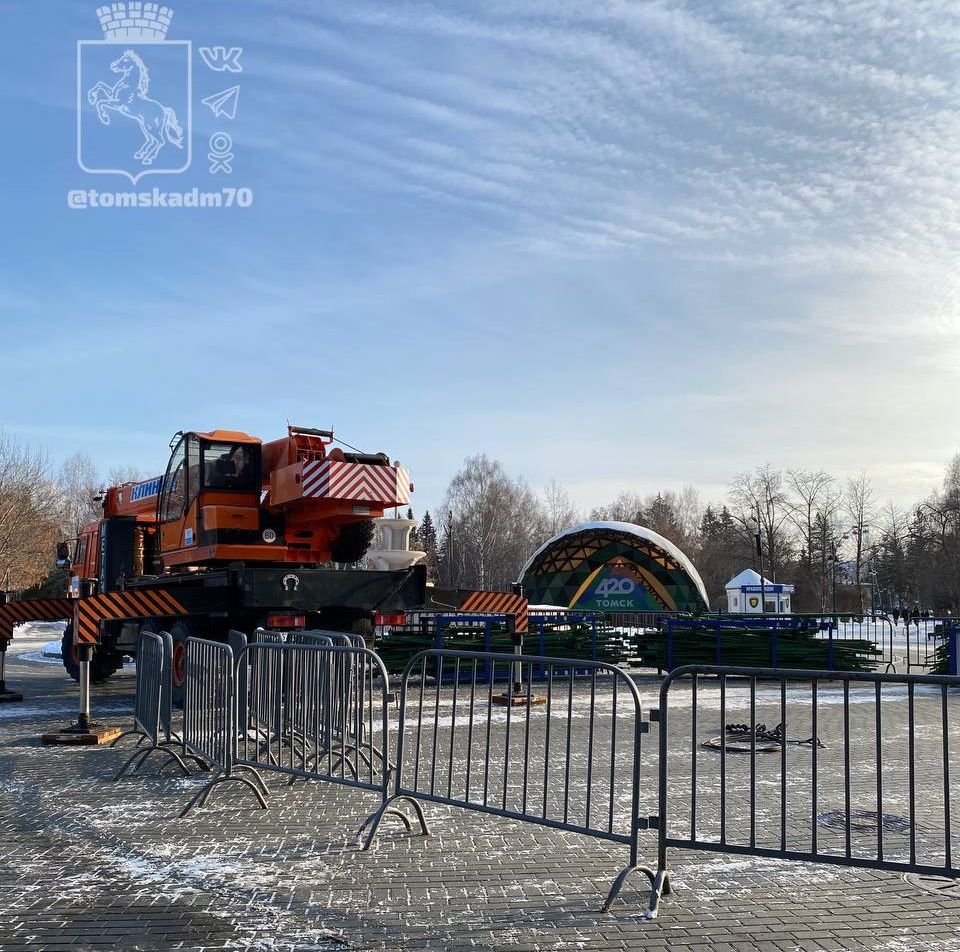 Город, Новый год ❄, Томские новости, площадь новый год интересные новости Томска украшения иллюминация настроение В Томске монтируют главную городскую ёлку