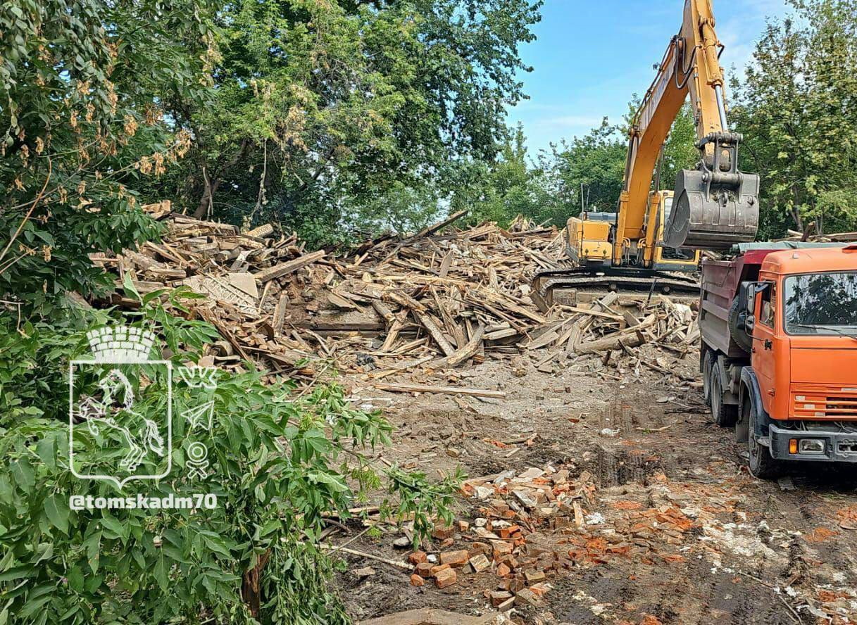 Город, Томские новости, аварийный дом снос снесли интересные новости Томска благоустройство безопасность В Томске снесли аварийный дом в пер. Соляном, 28