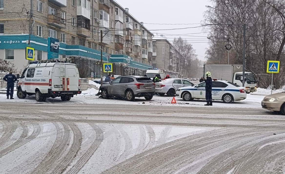 Город, Происшествия, Томские новости, авария ДТП врезались сводка происшествий жесть Томска интересные новости Женщина пострадала в тройном ДТП в Томске