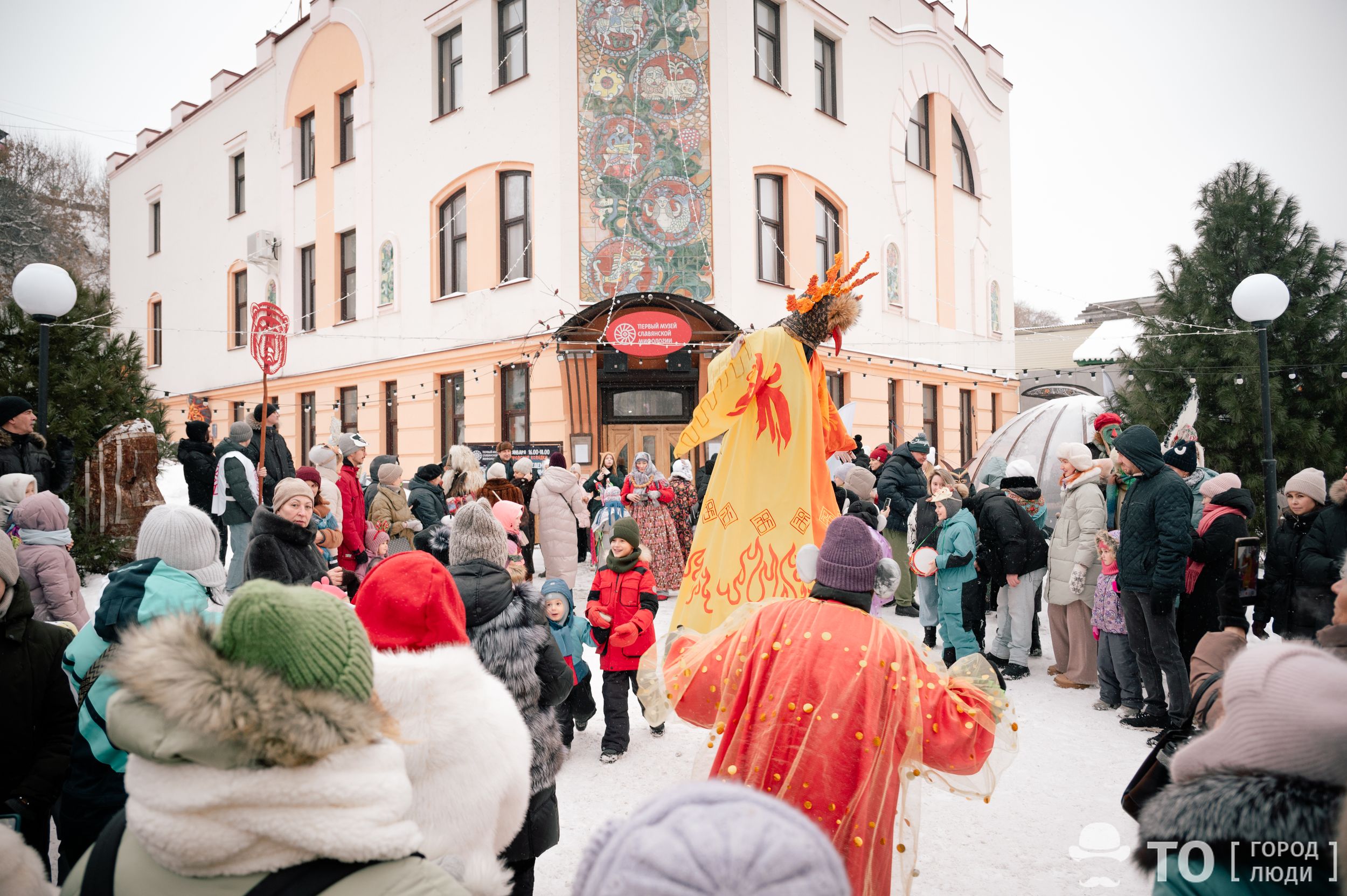 Бизнес, Город, Креативный город, Культура в Томске, фото мероприятия томск новости интересное музей славянской мифологии В Томске прошли городские колядки «С медведем по соседям»