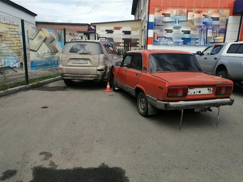 Происшествия, Томские новости, авария врезались пострадали сводка происшествий Mazda и ВАЗ столкнулись в Северске, пострадала женщина