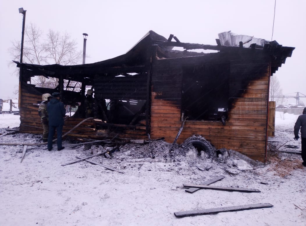 Происшествия, Томские новости, Двое мужчин погибли при пожаре на пилораме в Томске