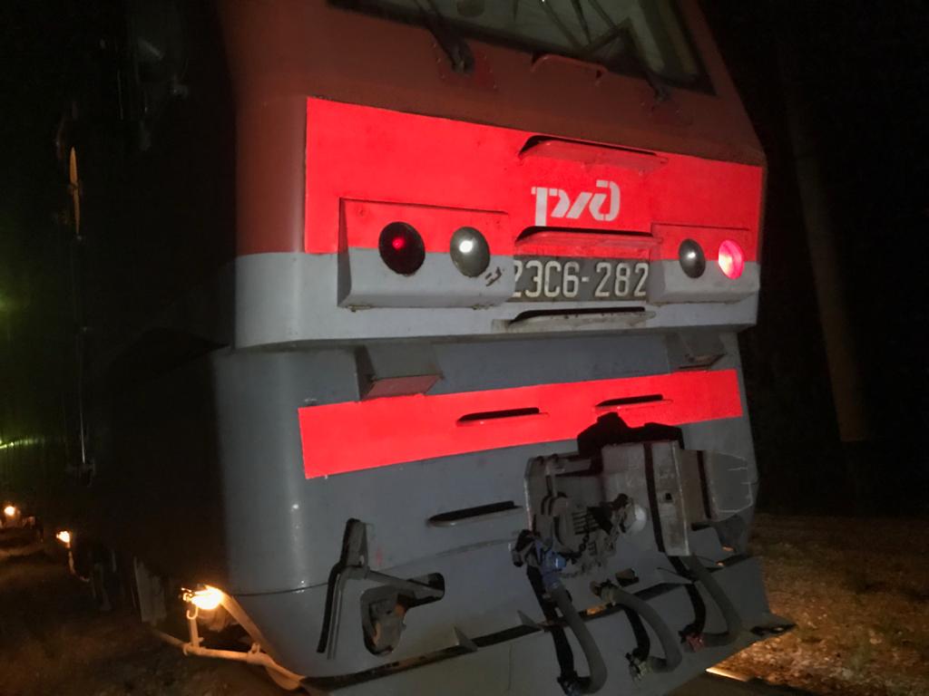 Происшествия, Томские новости, попал под поезд уснул на путях пострадали Пьяный томич, уснувший на путях, лишился ступней после наезда поезда
