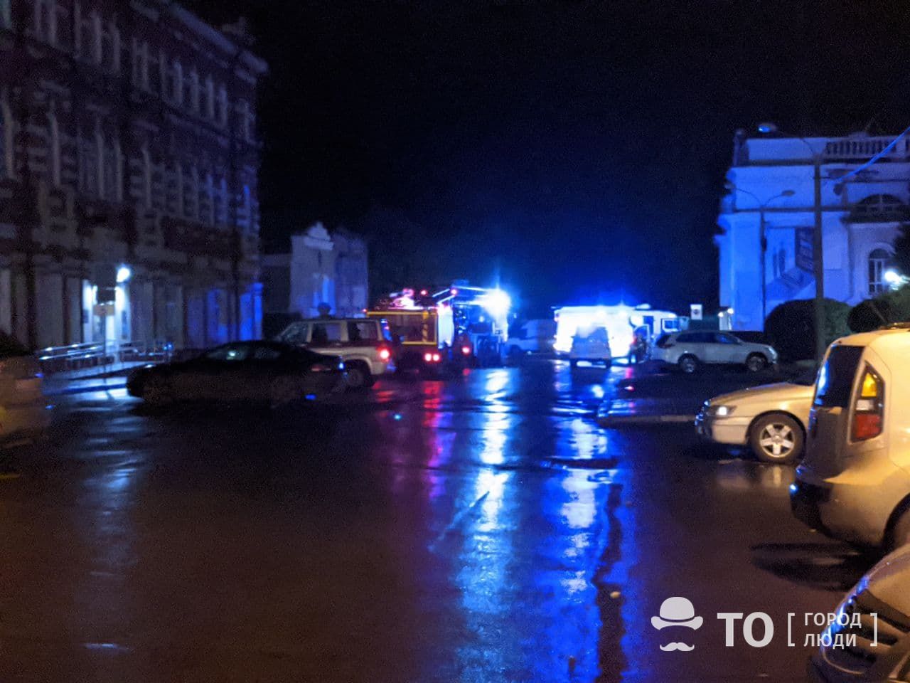 Происшествия, Томские новости, пожар горит огонь загорелись сводка происшествий жесть Томска В здании томского ТЮЗа произошел пожар, один человек пострадал
