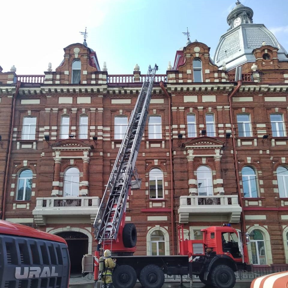 Происшествия, Томские новости, пожар огонь горит сводка происшествий жесть Томска эвакуировали Пожарные ликвидировали возгорание в здании мэрии Томска