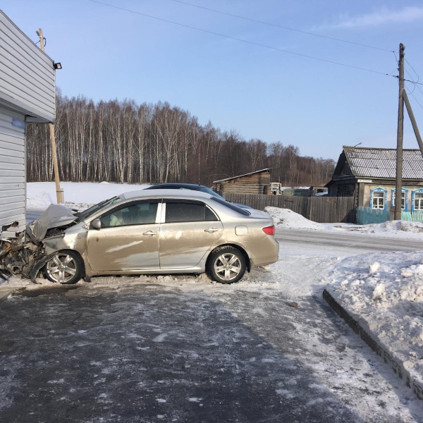 Происшествия, Томские новости, авария ДТП врезались пострадали сводка происшествий Иномарка въехала в магазин в Томской области, двое пострадали