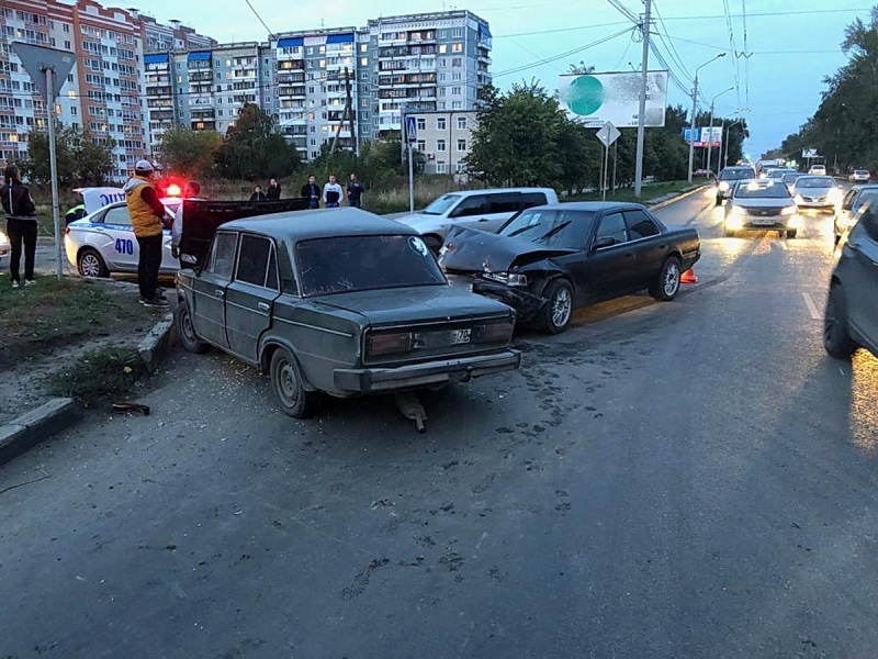 Происшествия, Томские новости, авария ДТП врезались столкнулись пострадали дорожная обстановка Toyota и ВАЗ столкнулись в Томске, пострадал один человек