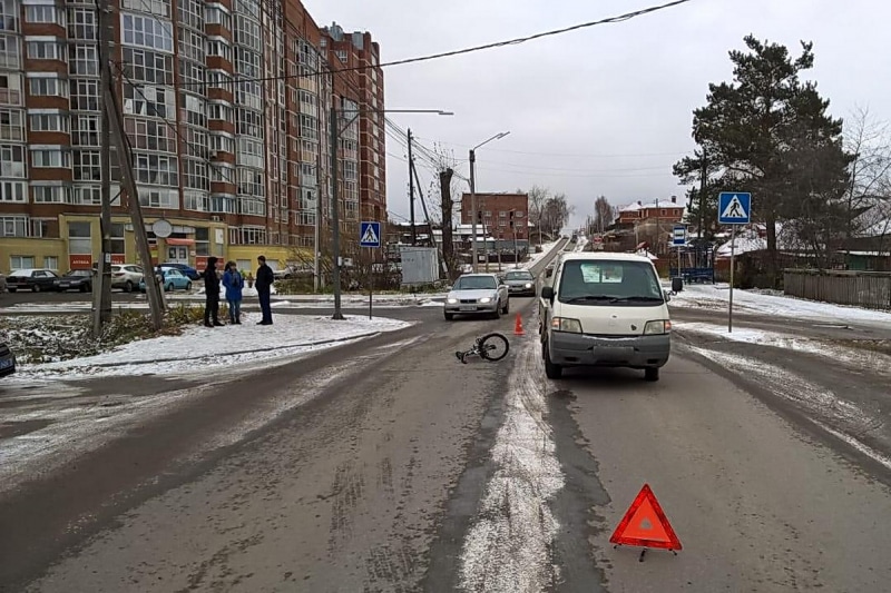 Происшествия, Томские новости, авария дтп попали под колеса сводка происшествий дорожная обстановка Иномарка сбила 8-летнего мальчика на пешеходном переходе в Томске