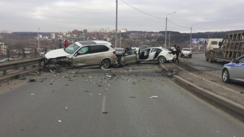 Происшествия, Томские новости, авария ДТП врезались пострадали дорожная обстановка Два BMW и Kia столкнулись в Томске, пострадали двое