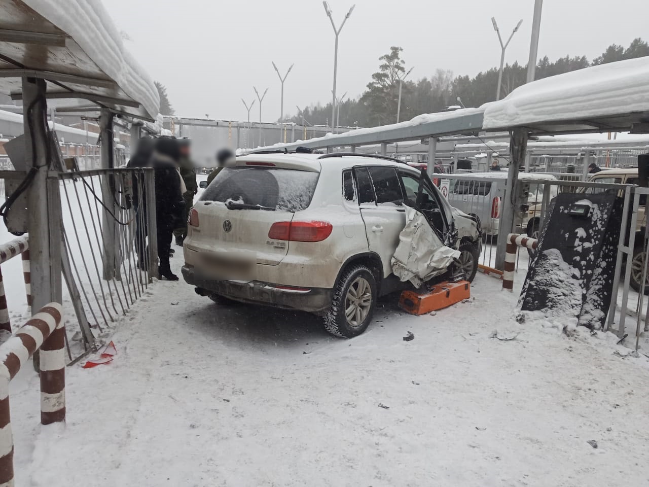 Происшествия, Томские новости, авария ДТП врезались пострадали сводка происшествий дорожная обстановка Пять автомобилей столкнулись на КПП в Северске