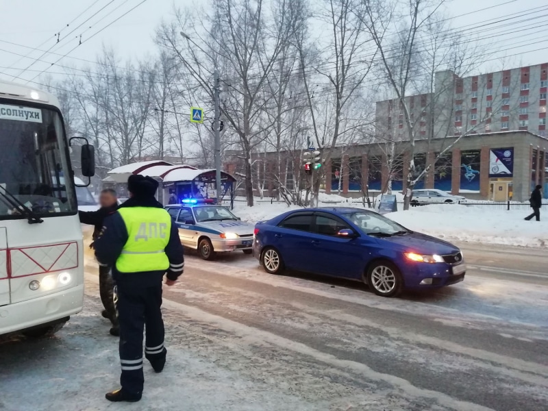Происшествия, Томские новости, авария ДТП врезались пострадали иномарка сводка происшествий ДТП Женщина с ребёнком попала под колёса иномарки в Томске