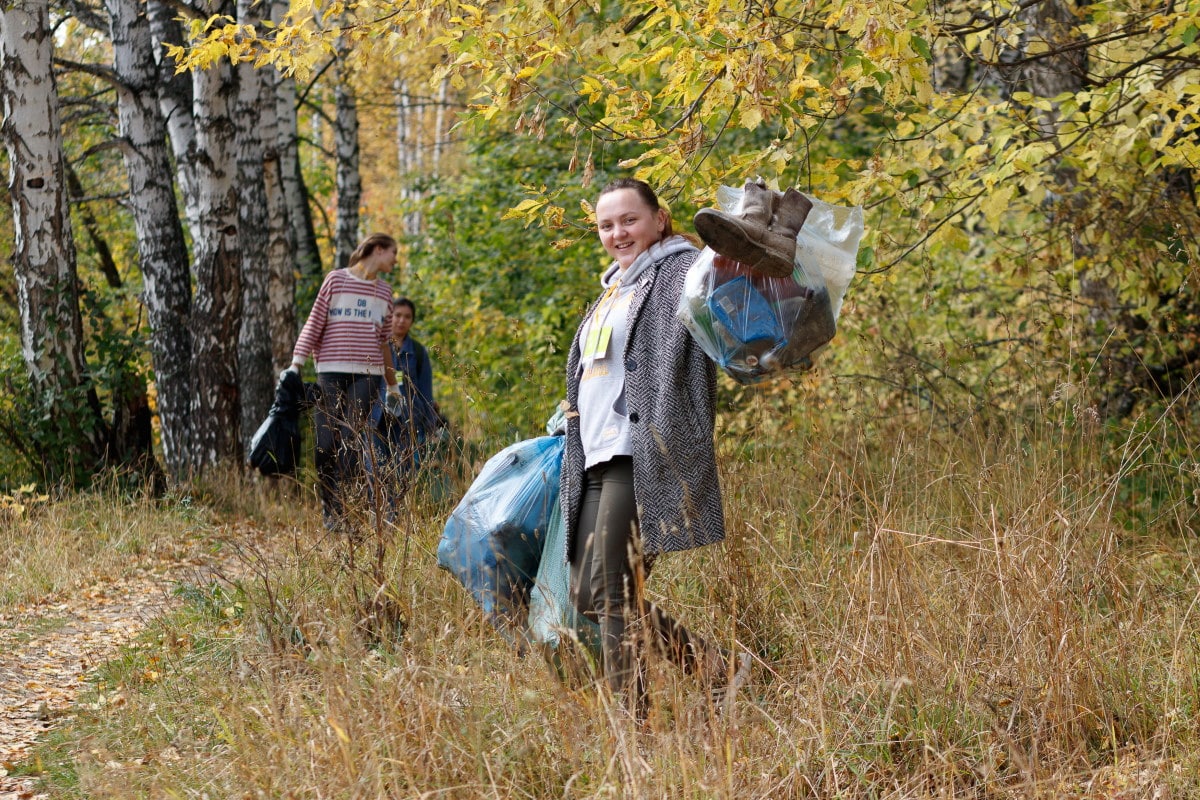 Городское благоустройство, Томские новости, уборка мусора экология акции Томичи очистили территорию Ботанического сада