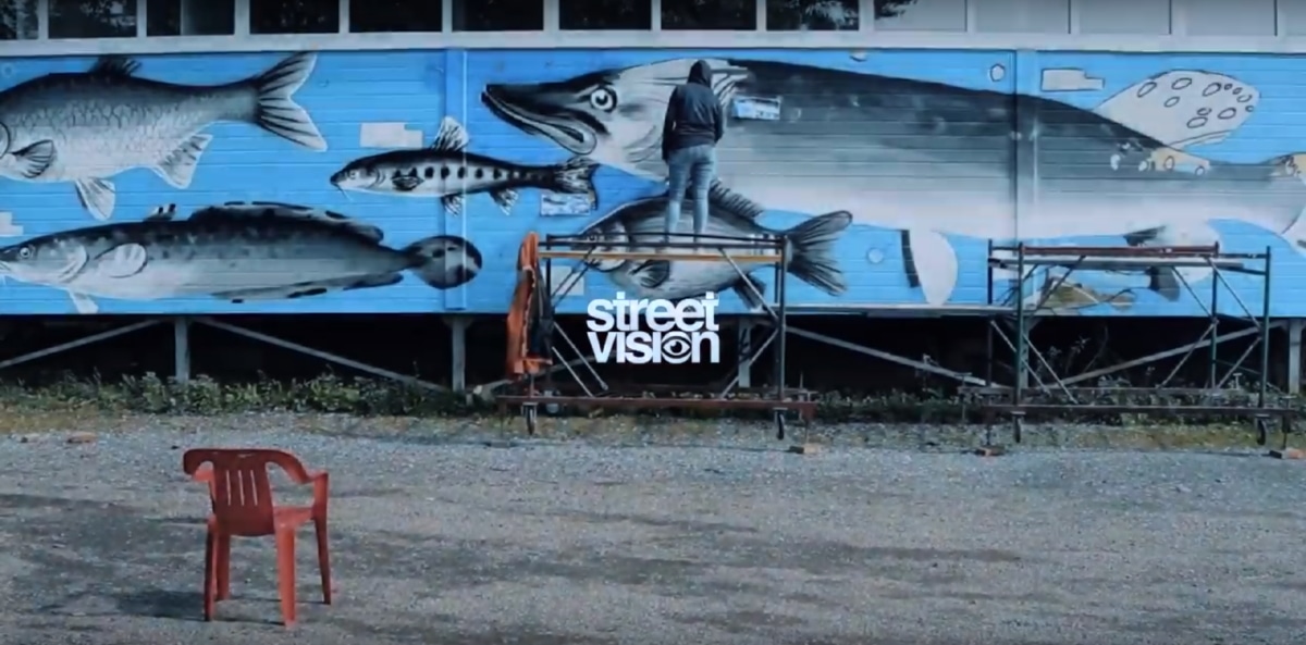 Городское благоустройство, Культура в Томске, Томские новости, видео картинка рисуют фауна фермерские продукты Как делали 20-метровое граффити, посвященное фауне Томи (ВИДЕО)