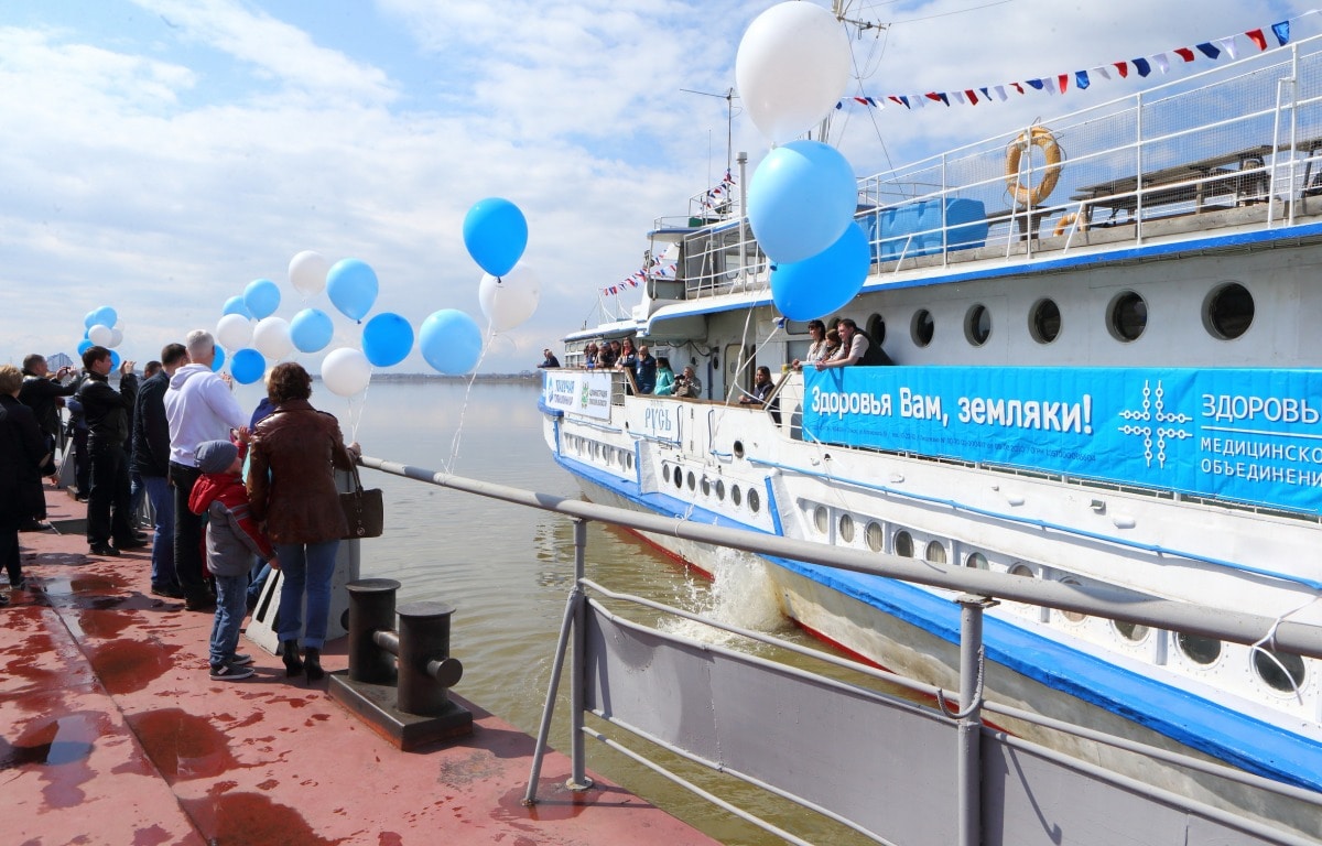 Плавучая поликлиника. Плавучая поликлиника Томск. Плавучая поликлиника Томск 2023. Теплоход медицинский. Томск межвузовская поликлиника.