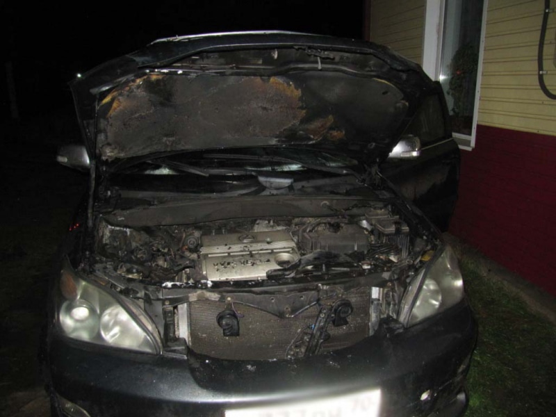 Происшествия, Томские новости, пожар происшествия сгорел автомобиль подожгли машину в Томске Колпашеве или Колпашево Ночью в Колпашеве подожгли Lexus