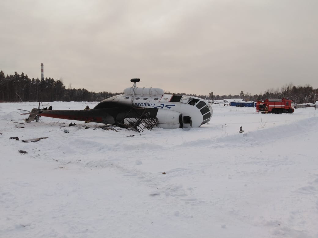 Происшествия, Томские новости, авария упал вертолет пострадали катастрофа Ресурс жестко приземлившегося в Томской области вертолета подходил к концу