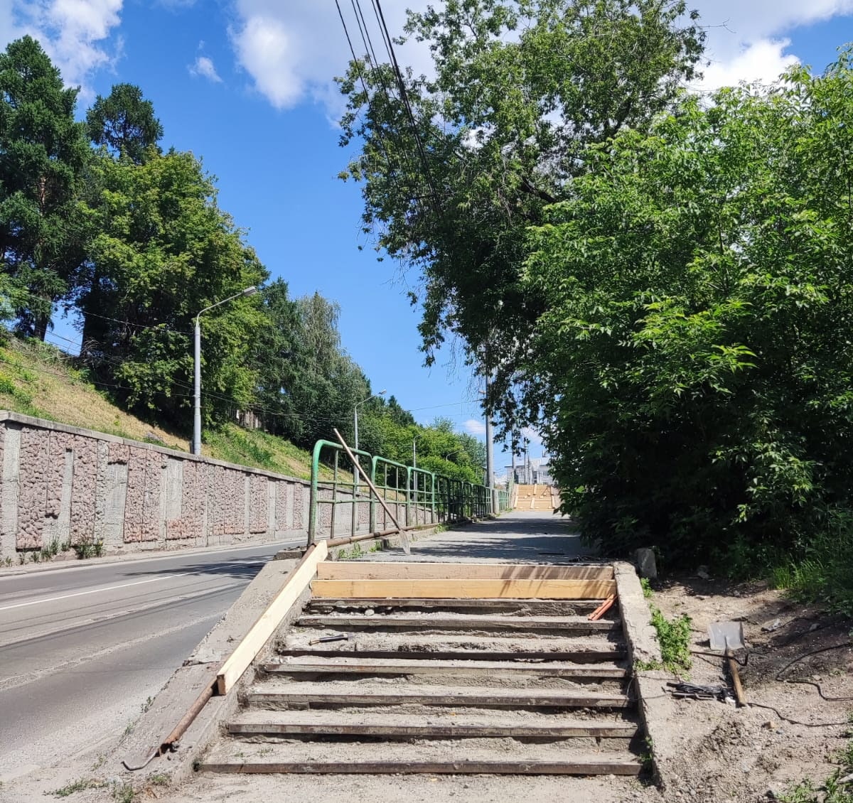 Городское благоустройство, Томские новости, ступени ремонт Кузнечный взвоз интересные новости Томска В Томске на Кузнечном взвозе начался ремонт ступеней